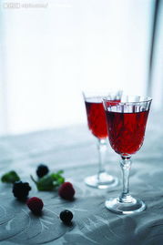 水為舟，脂為岸 科學(xué)飲水時(shí)間表，助力健康減重之旅